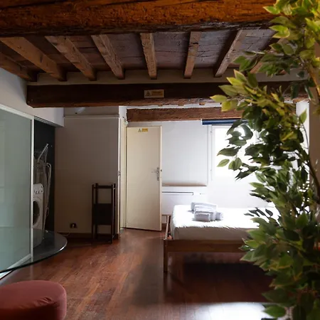 & Lovely アパート *